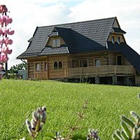 20070629130020-tn-domek-z-bali-z-widokiem-na-tatry-elewacja-poludniowa-b1ddf492bb4bebb5572e31da28b7801d.jpg